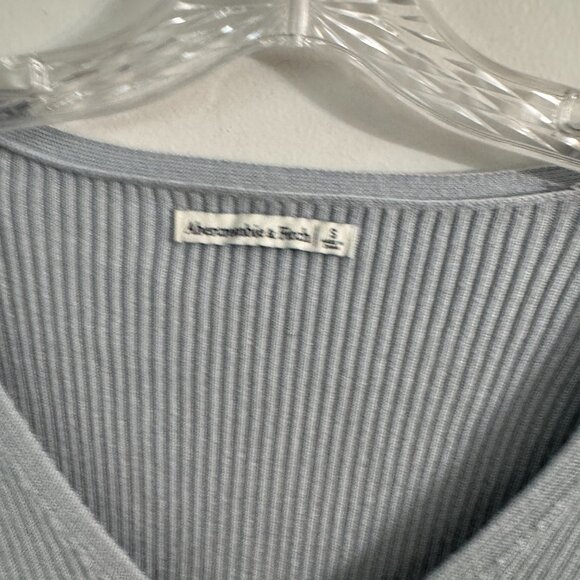 ☀️ ABERCROMBIE & FITCH Ribbed Gray Blue Bodysuit Long Sleeve V Neck Elevated - Picture 5 of 6
